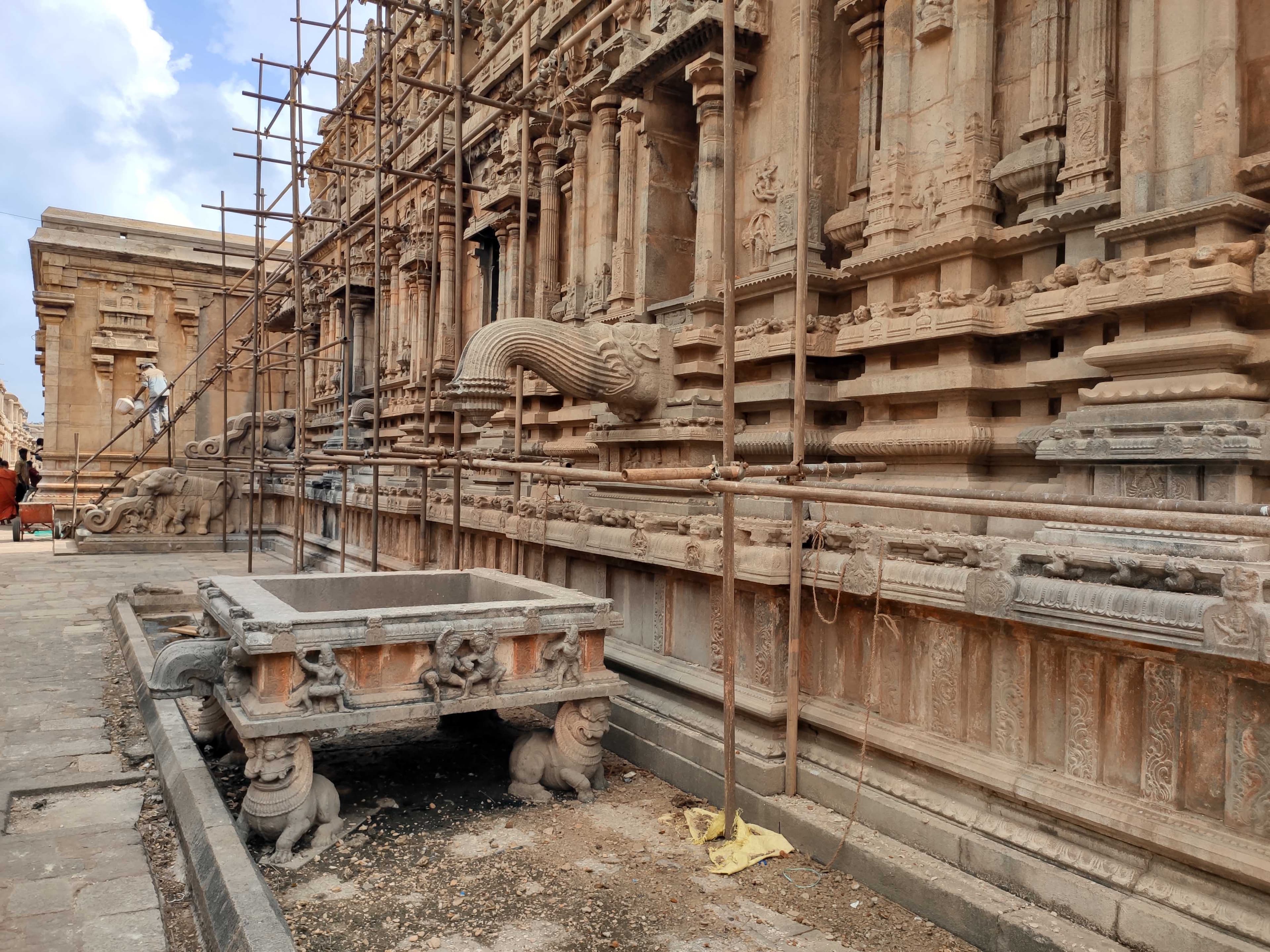 The towering 66-metre vimana of Brihadeeswarar Temple, Thanjavur — a UNESCO World Heritage monument